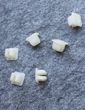 Plastmutter 6 styck korta till VW samt Ford