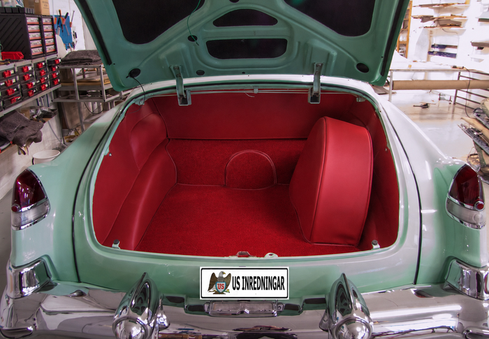 1953 Cadillac Convertible Bagageinredning – papp & filtmatta