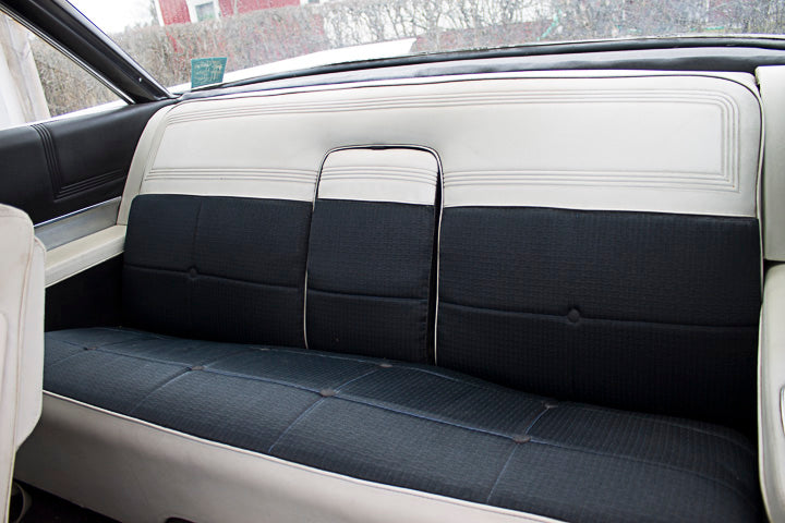 Cadillac 1963 Sedan DeVille – Komplett inredning