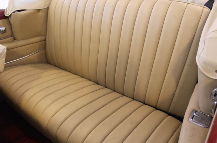 Cadillac 1950 Series 62 Sedan – Klädsel fram och bak (Vinyl)