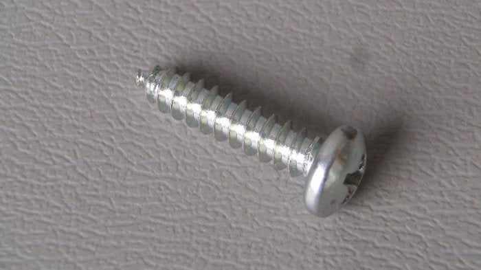 Plåtskruv blank 4,2*19 mm osthuvud